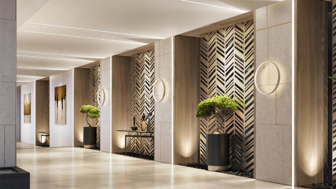 & - By Ihg